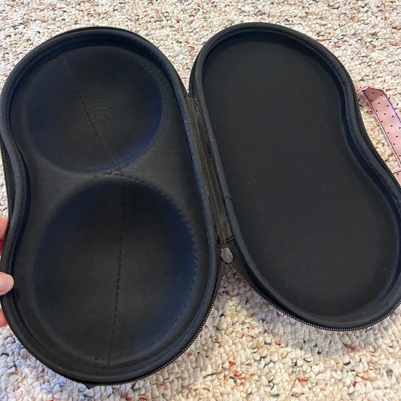 Chantelle Bra and  Panty Bundle - Picture 7 of 7